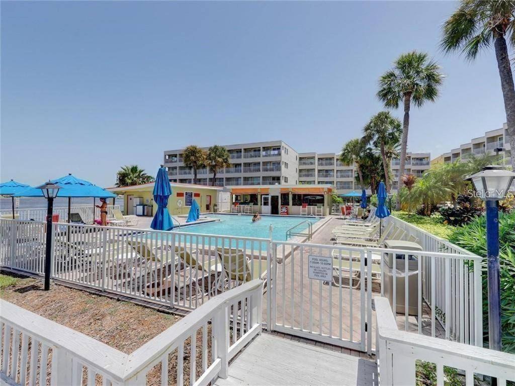 The Kondo Tiki Tampa Ngoại thất bức ảnh