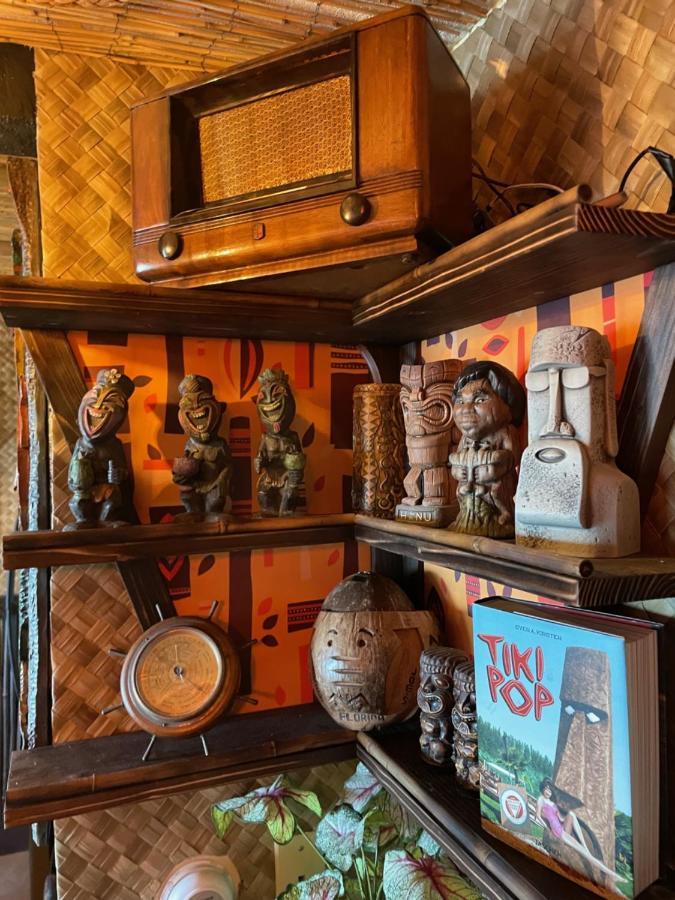 The Kondo Tiki Tampa Ngoại thất bức ảnh