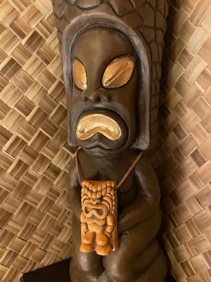 The Kondo Tiki Tampa Ngoại thất bức ảnh