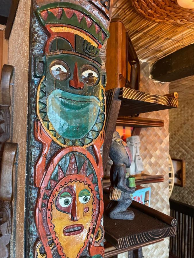 The Kondo Tiki Tampa Ngoại thất bức ảnh